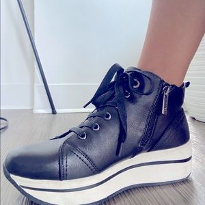 Aunthentic leather ankle platform sneakers